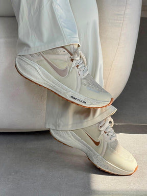 Tênis Feminino Pegasus 41 Bege