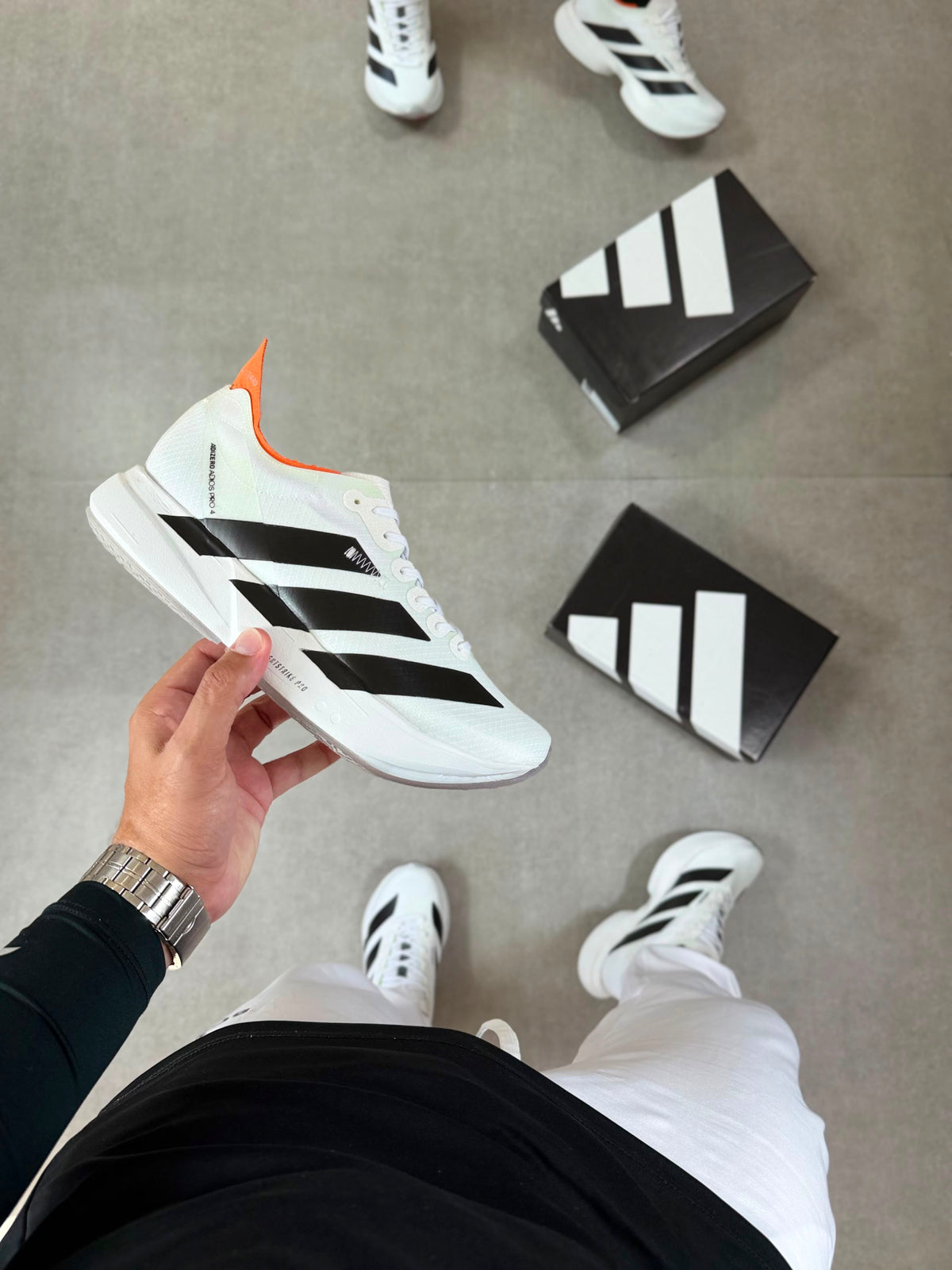 Tênis Adizero Adios Pro 4 Branco Preto Laranja
